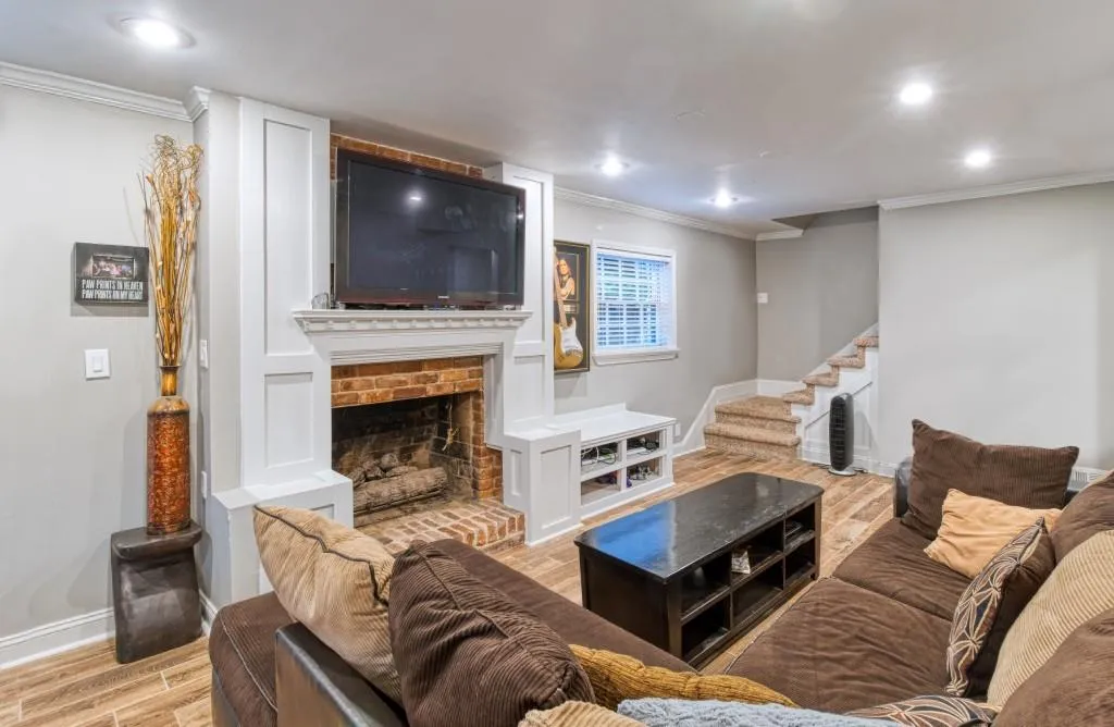 6300 Long Island Court, Sandy Springs, Georgia 30328, 3 Bedrooms Bedrooms, ,3 BathroomsBathrooms,Residential,Sold,6300 Long Island Court,6815628