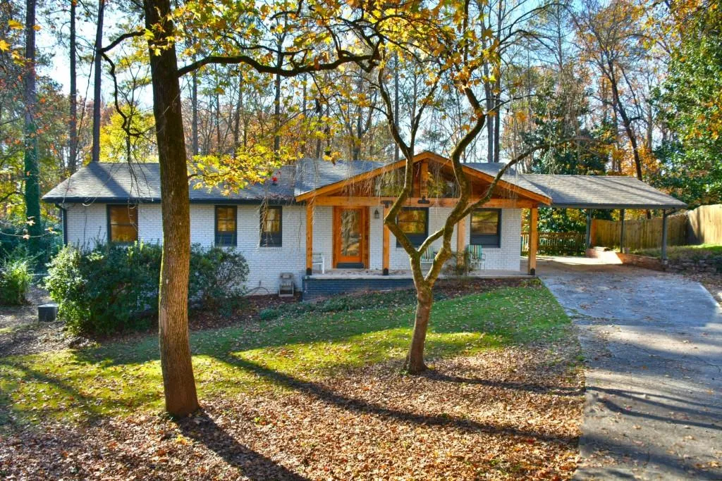 6300 Long Island Court, Sandy Springs, Georgia 30328, 3 Bedrooms Bedrooms, ,3 BathroomsBathrooms,Residential,Sold,6300 Long Island Court,6815628
