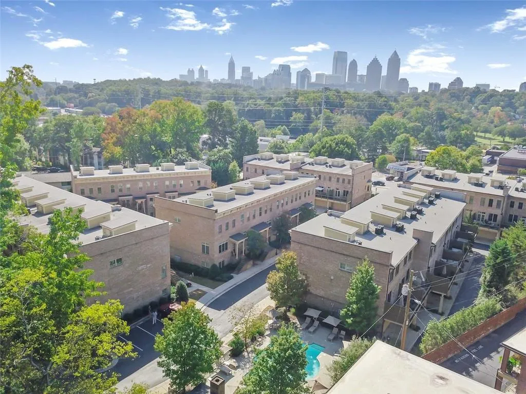479 Ansley Court Ne, Atlanta, Georgia 30324, 3 Bedrooms Bedrooms, ,3 BathroomsBathrooms,Residential,For Sale,479 Ansley Court Ne,7613035