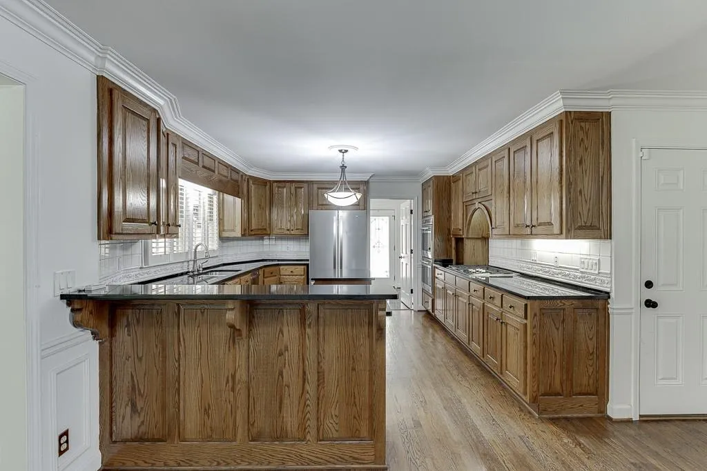 7660 Dunvegan Close, Sandy Springs, Georgia 30350, 5 Bedrooms Bedrooms, ,4 BathroomsBathrooms,Residential,Sold,7660 Dunvegan Close,7573430