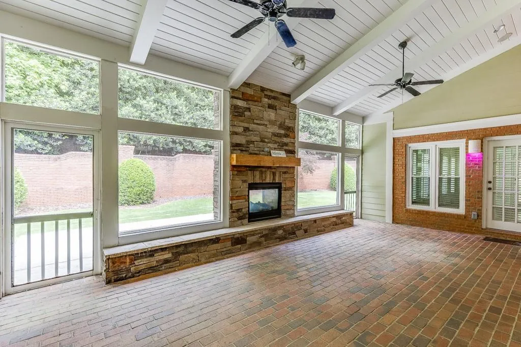 7660 Dunvegan Close, Sandy Springs, Georgia 30350, 5 Bedrooms Bedrooms, ,4 BathroomsBathrooms,Residential,Sold,7660 Dunvegan Close,7573430