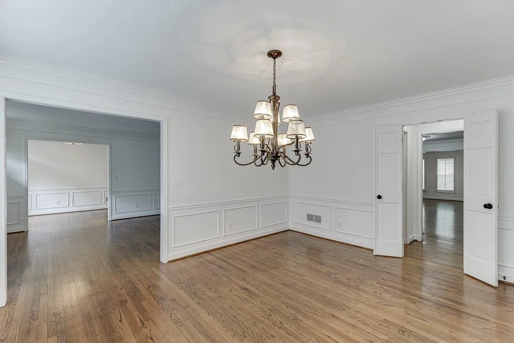 7660 Dunvegan Close, Sandy Springs, Georgia 30350, 5 Bedrooms Bedrooms, ,4 BathroomsBathrooms,Residential,Sold,7660 Dunvegan Close,7573430