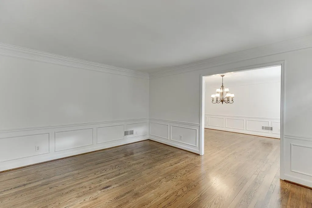 7660 Dunvegan Close, Sandy Springs, Georgia 30350, 5 Bedrooms Bedrooms, ,4 BathroomsBathrooms,Residential,Sold,7660 Dunvegan Close,7573430