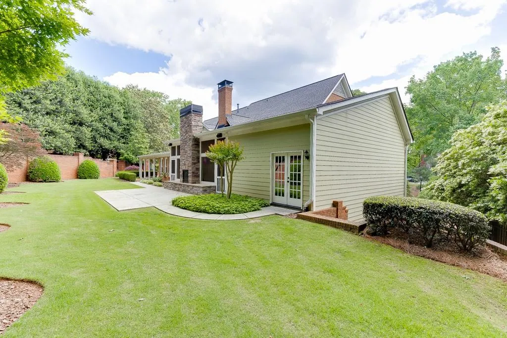 7660 Dunvegan Close, Sandy Springs, Georgia 30350, 5 Bedrooms Bedrooms, ,4 BathroomsBathrooms,Residential,Sold,7660 Dunvegan Close,7573430