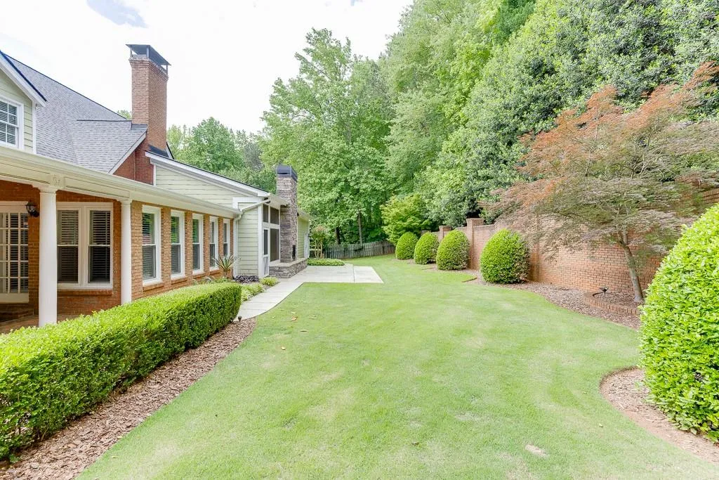 7660 Dunvegan Close, Sandy Springs, Georgia 30350, 5 Bedrooms Bedrooms, ,4 BathroomsBathrooms,Residential,Sold,7660 Dunvegan Close,7573430