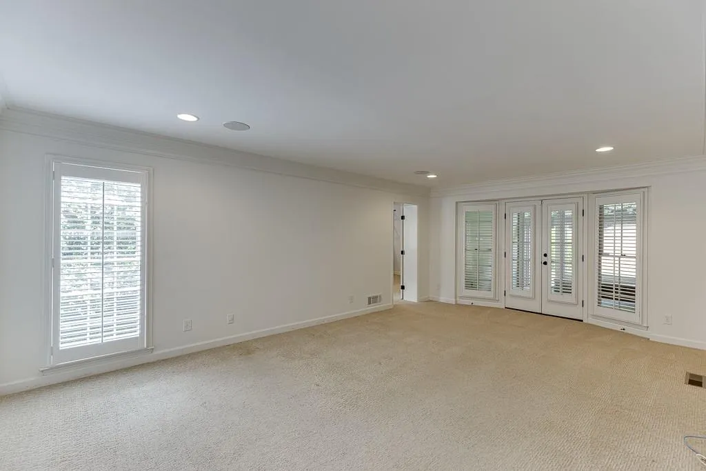 7660 Dunvegan Close, Sandy Springs, Georgia 30350, 5 Bedrooms Bedrooms, ,4 BathroomsBathrooms,Residential,Sold,7660 Dunvegan Close,7573430