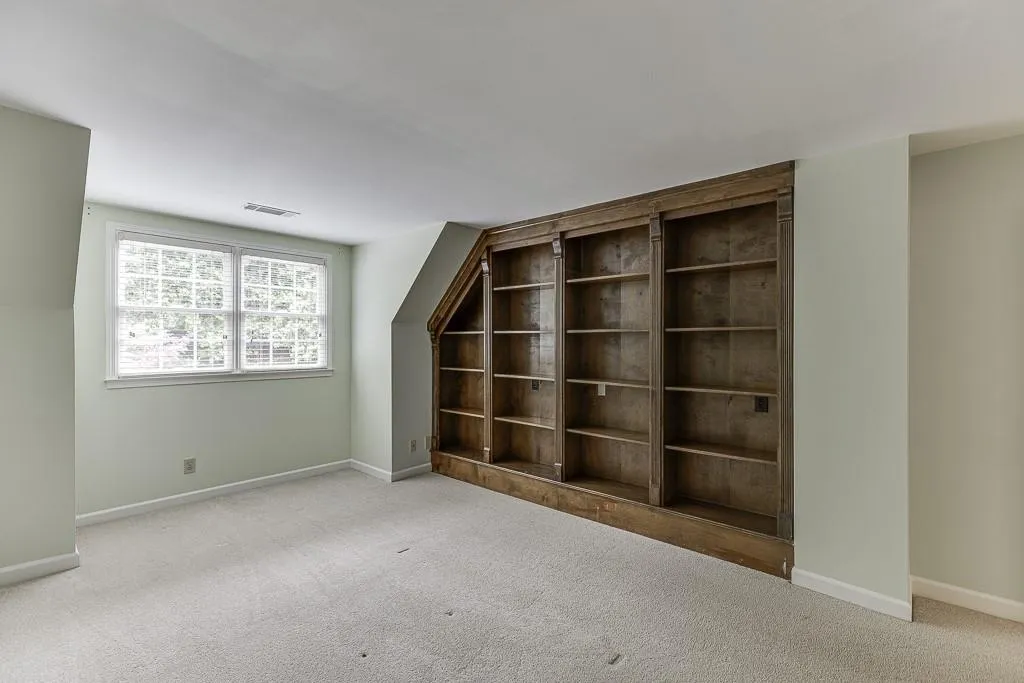 7660 Dunvegan Close, Sandy Springs, Georgia 30350, 5 Bedrooms Bedrooms, ,4 BathroomsBathrooms,Residential,Sold,7660 Dunvegan Close,7573430