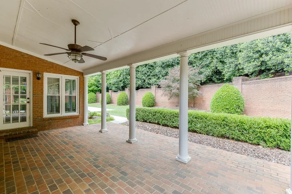 7660 Dunvegan Close, Sandy Springs, Georgia 30350, 5 Bedrooms Bedrooms, ,4 BathroomsBathrooms,Residential,Sold,7660 Dunvegan Close,7573430