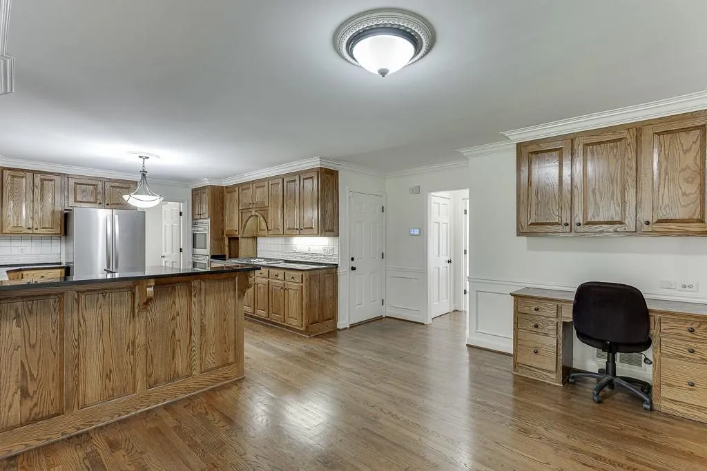 7660 Dunvegan Close, Sandy Springs, Georgia 30350, 5 Bedrooms Bedrooms, ,4 BathroomsBathrooms,Residential,Sold,7660 Dunvegan Close,7573430