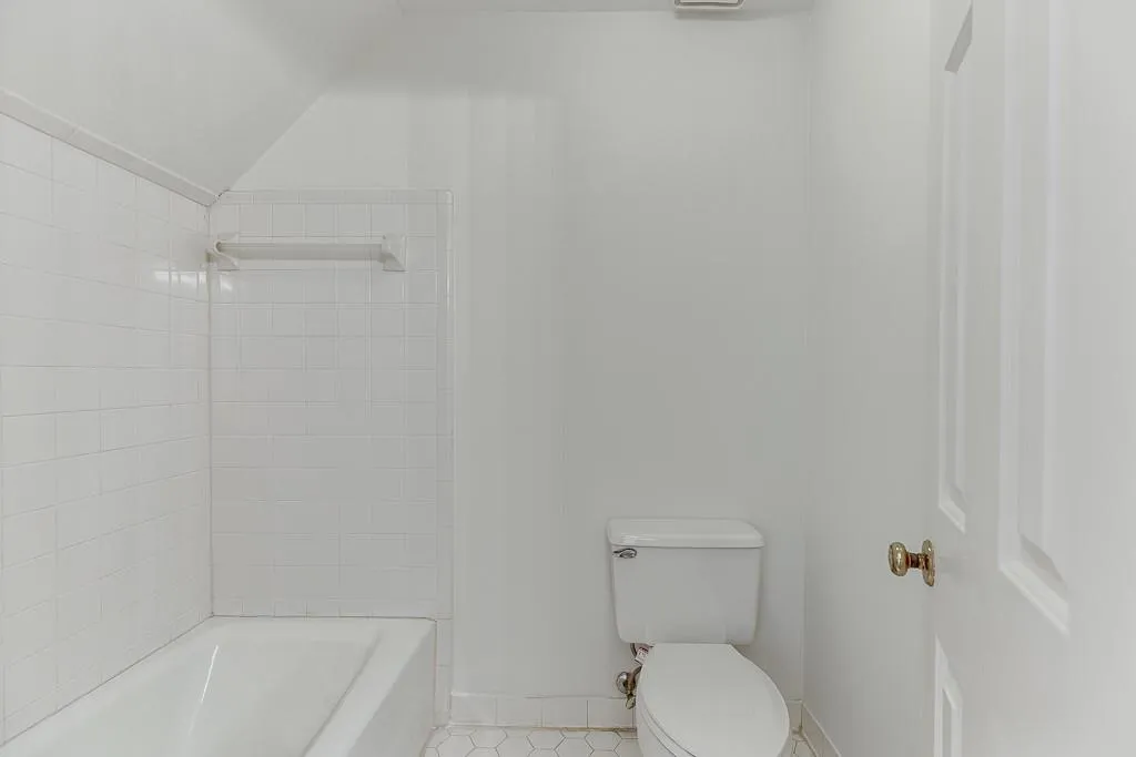 7660 Dunvegan Close, Sandy Springs, Georgia 30350, 5 Bedrooms Bedrooms, ,4 BathroomsBathrooms,Residential,Sold,7660 Dunvegan Close,7573430