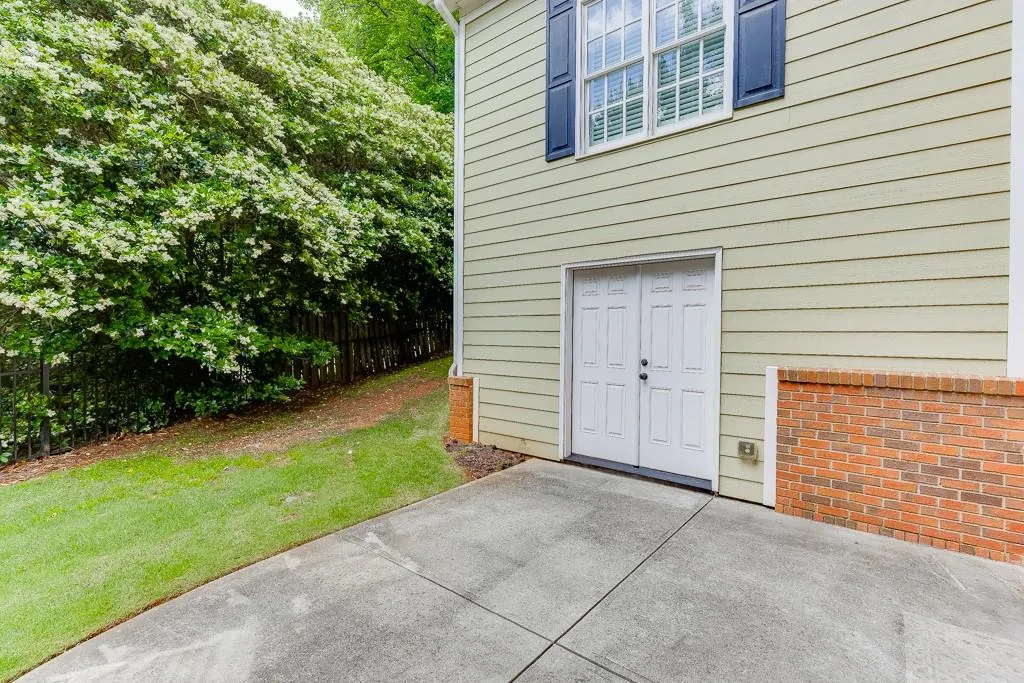 7660 Dunvegan Close, Sandy Springs, Georgia 30350, 5 Bedrooms Bedrooms, ,4 BathroomsBathrooms,Residential,Sold,7660 Dunvegan Close,7573430