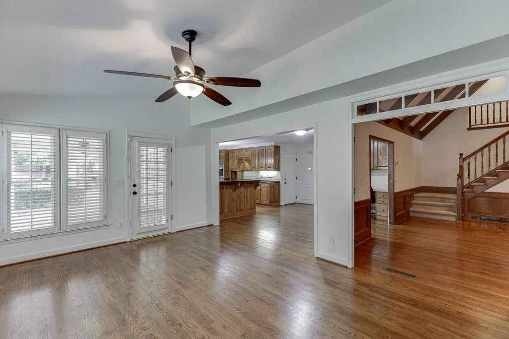 7660 Dunvegan Close, Sandy Springs, Georgia 30350, 5 Bedrooms Bedrooms, ,4 BathroomsBathrooms,Residential,Sold,7660 Dunvegan Close,7573430