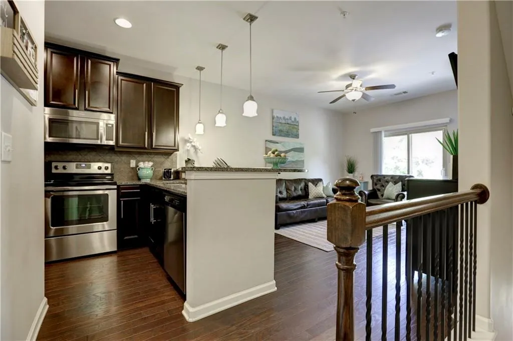 215 Semel Drive Nw Unit 452, Atlanta, Georgia 30309, 2 Bedrooms Bedrooms, ,2 BathroomsBathrooms,Residential,Sold,215 Semel Drive Nw Unit 452,5696429