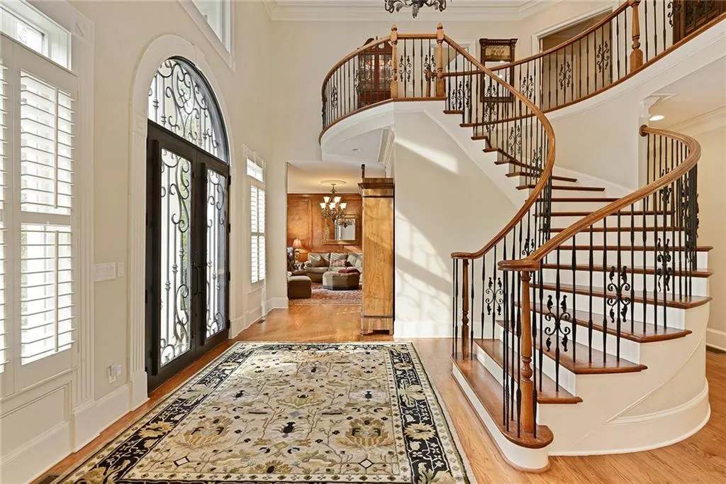 8325 Grogans Ferry Road, Sandy Springs, Georgia 30350, 6 Bedrooms Bedrooms, ,6 BathroomsBathrooms,Residential,Sold,8325 Grogans Ferry Road,6985792