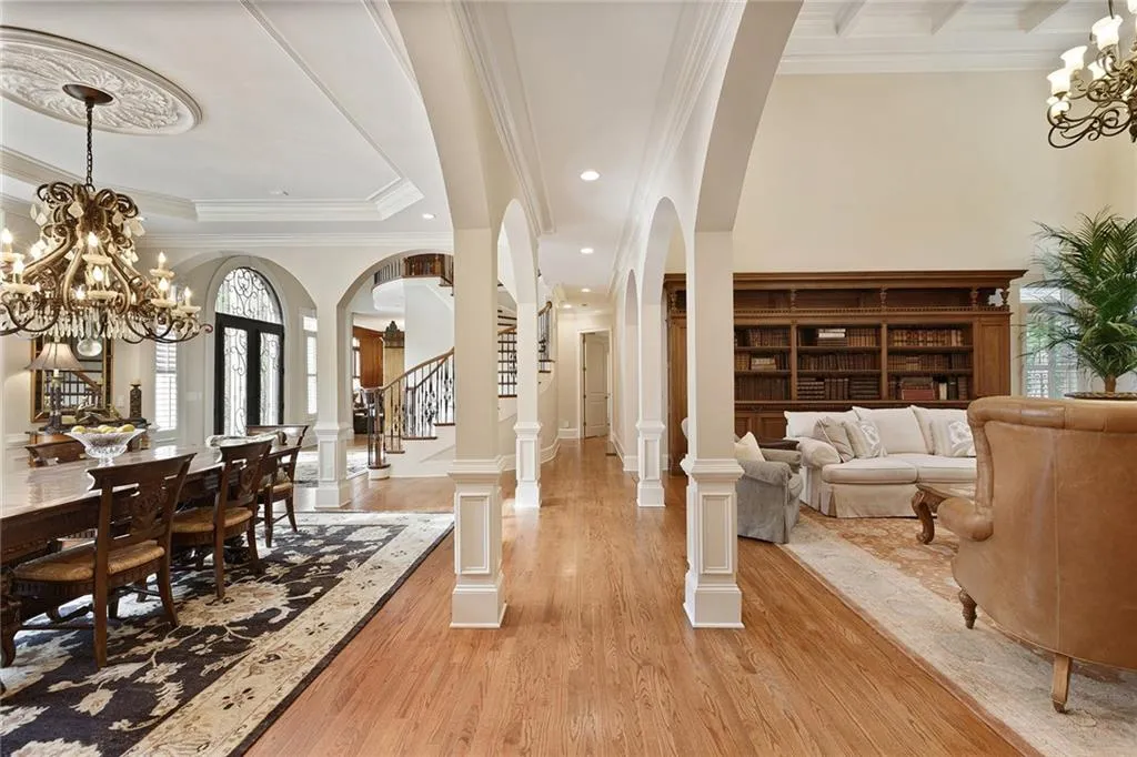 8325 Grogans Ferry Road, Sandy Springs, Georgia 30350, 6 Bedrooms Bedrooms, ,6 BathroomsBathrooms,Residential,Sold,8325 Grogans Ferry Road,6985792