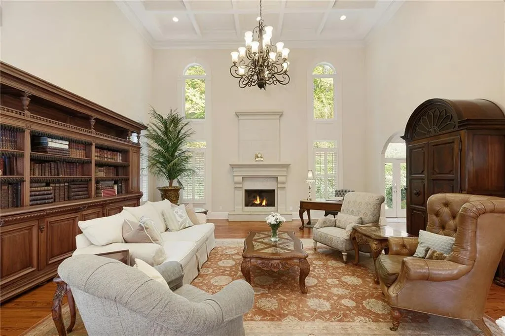 8325 Grogans Ferry Road, Sandy Springs, Georgia 30350, 6 Bedrooms Bedrooms, ,6 BathroomsBathrooms,Residential,Sold,8325 Grogans Ferry Road,6985792