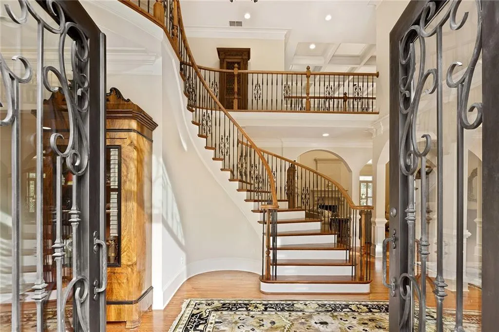 8325 Grogans Ferry Road, Sandy Springs, Georgia 30350, 6 Bedrooms Bedrooms, ,6 BathroomsBathrooms,Residential,Sold,8325 Grogans Ferry Road,6985792