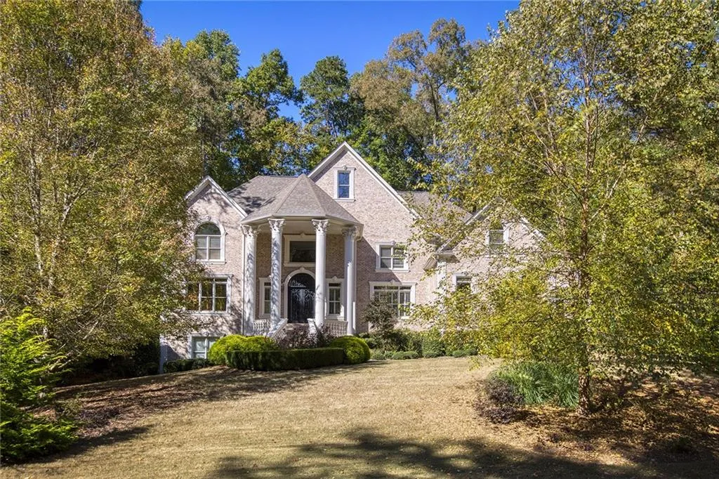 8325 Grogans Ferry Road, Sandy Springs, Georgia 30350, 6 Bedrooms Bedrooms, ,6 BathroomsBathrooms,Residential,Sold,8325 Grogans Ferry Road,6985792