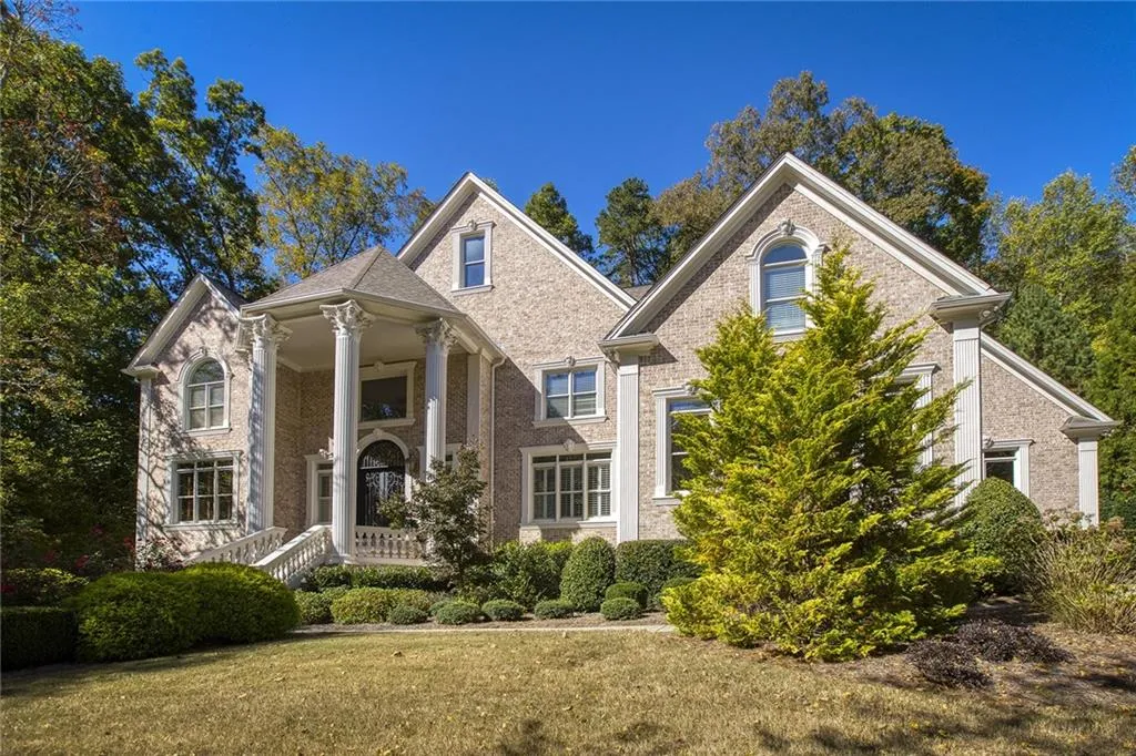 8325 Grogans Ferry Road, Sandy Springs, Georgia 30350, 6 Bedrooms Bedrooms, ,6 BathroomsBathrooms,Residential,Sold,8325 Grogans Ferry Road,6985792