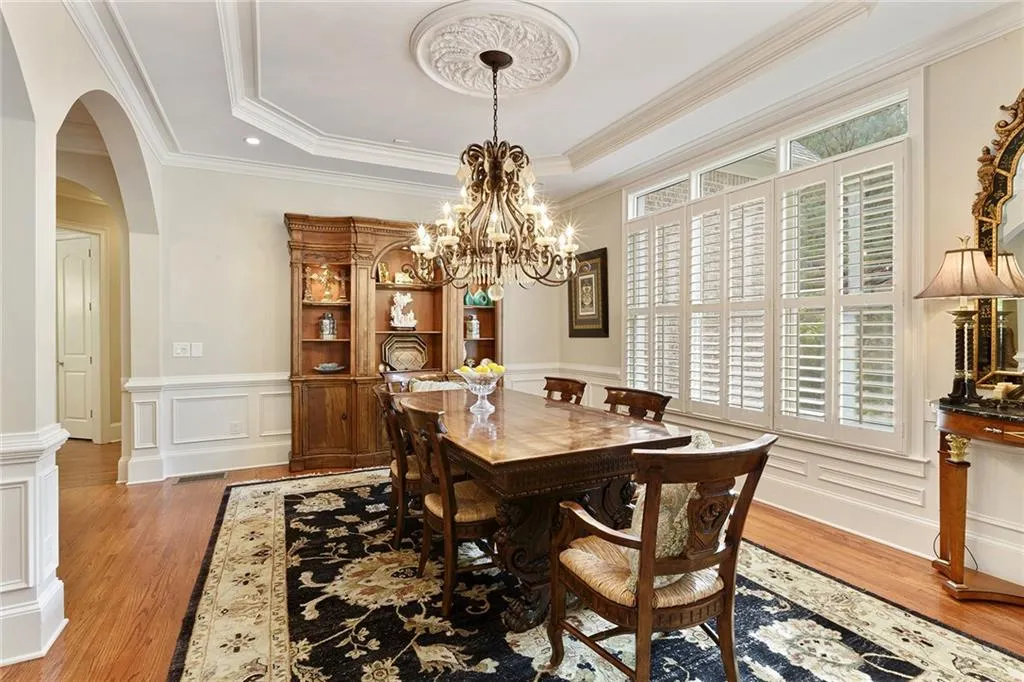 8325 Grogans Ferry Road, Sandy Springs, Georgia 30350, 6 Bedrooms Bedrooms, ,6 BathroomsBathrooms,Residential,Sold,8325 Grogans Ferry Road,6985792