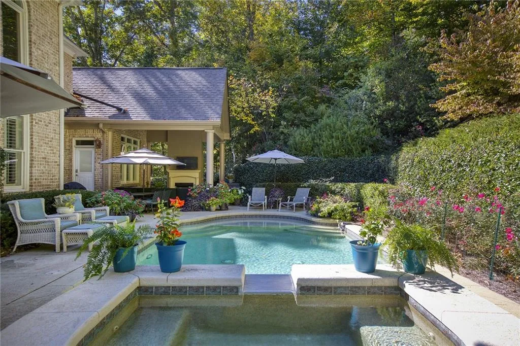 8325 Grogans Ferry Road, Sandy Springs, Georgia 30350, 6 Bedrooms Bedrooms, ,6 BathroomsBathrooms,Residential,Sold,8325 Grogans Ferry Road,6985792