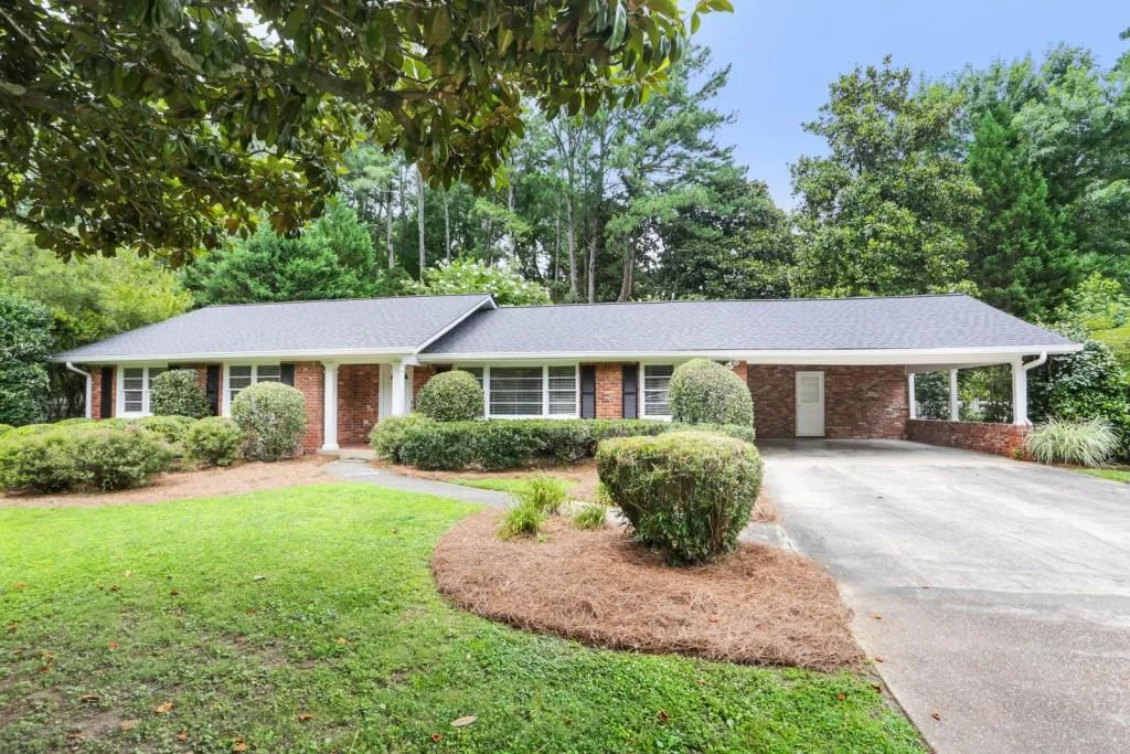 550 Windsor Parkway, Atlanta, Georgia 30342, 3 Bedrooms Bedrooms, ,2 BathroomsBathrooms,Residential,Sold,550 Windsor Parkway,6576974