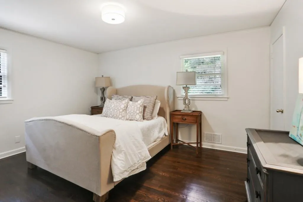 550 Windsor Parkway, Atlanta, Georgia 30342, 3 Bedrooms Bedrooms, ,2 BathroomsBathrooms,Residential,Sold,550 Windsor Parkway,6576974