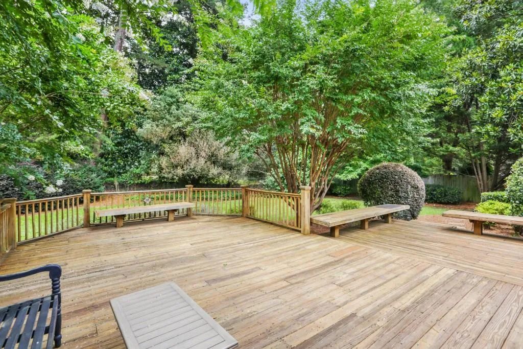 550 Windsor Parkway, Atlanta, Georgia 30342, 3 Bedrooms Bedrooms, ,2 BathroomsBathrooms,Residential,Sold,550 Windsor Parkway,6576974