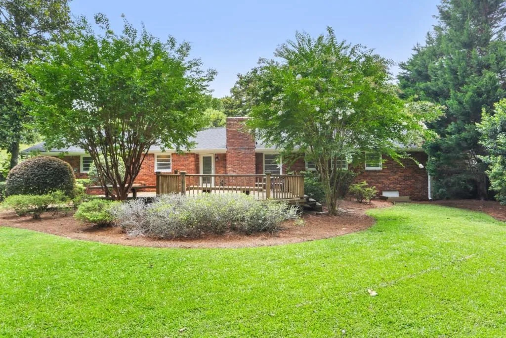 550 Windsor Parkway, Atlanta, Georgia 30342, 3 Bedrooms Bedrooms, ,2 BathroomsBathrooms,Residential,Sold,550 Windsor Parkway,6576974