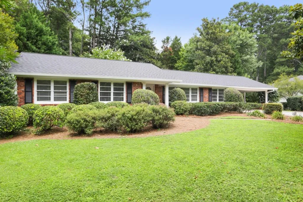550 Windsor Parkway, Atlanta, Georgia 30342, 3 Bedrooms Bedrooms, ,2 BathroomsBathrooms,Residential,Sold,550 Windsor Parkway,6576974