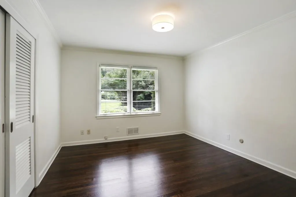 550 Windsor Parkway, Atlanta, Georgia 30342, 3 Bedrooms Bedrooms, ,2 BathroomsBathrooms,Residential,Sold,550 Windsor Parkway,6576974