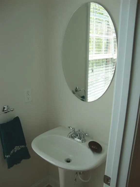 606 Pember Point Unit 606, Sandy Springs, Georgia 30350, 3 Bedrooms Bedrooms, ,3 BathroomsBathrooms,Residential,Sold,606 Pember Point Unit 606,5676397