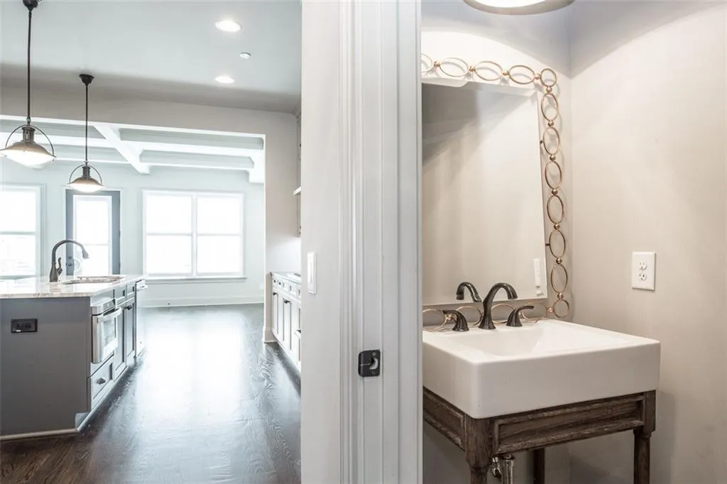 1303 Riverscall Lane Unit 69, Atlanta, Georgia 30339, 3 Bedrooms Bedrooms, ,3 BathroomsBathrooms,Residential,Sold,1303 Riverscall Lane Unit 69,6727833