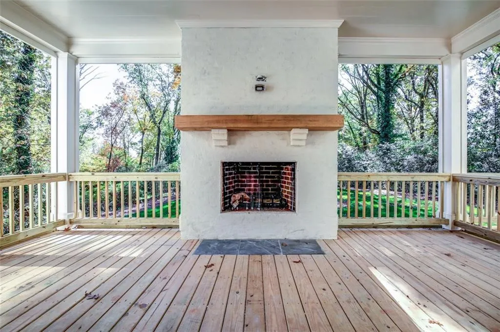1460 Moores Mill Road Nw, Atlanta, Georgia 30327, 6 Bedrooms Bedrooms, ,6 BathroomsBathrooms,Residential,Sold,1460 Moores Mill Road Nw,5748228