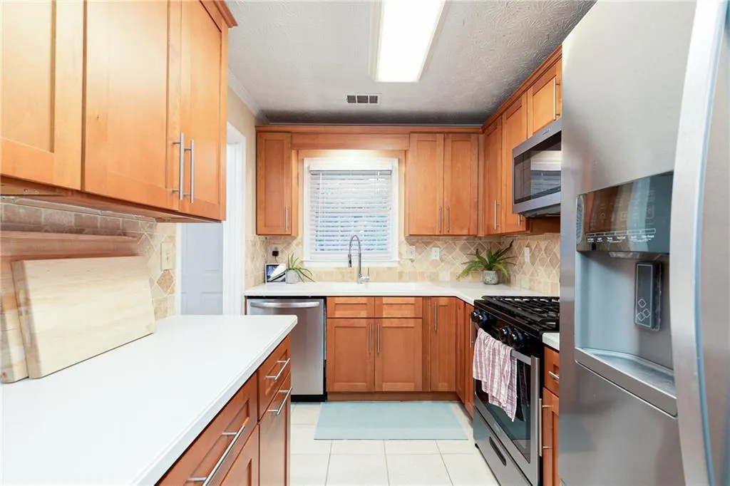 7911 Briar Villa Place, Atlanta, Georgia 30350, 3 Bedrooms Bedrooms, ,3 BathroomsBathrooms,Residential,Sold,7911 Briar Villa Place,6821914