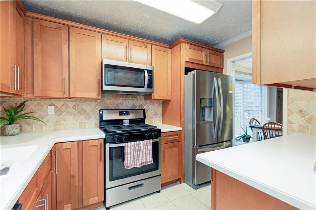 7911 Briar Villa Place, Atlanta, Georgia 30350, 3 Bedrooms Bedrooms, ,3 BathroomsBathrooms,Residential,Sold,7911 Briar Villa Place,6821914