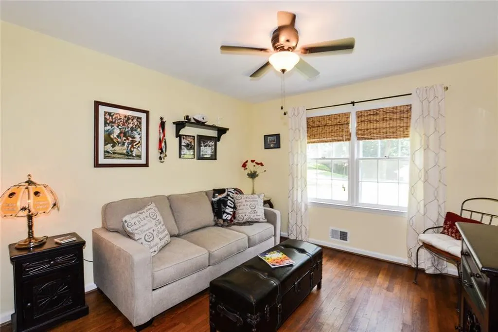 250 River Springs Drive, Atlanta, Georgia 30328, 3 Bedrooms Bedrooms, ,2 BathroomsBathrooms,Residential,Sold,250 River Springs Drive,5881630
