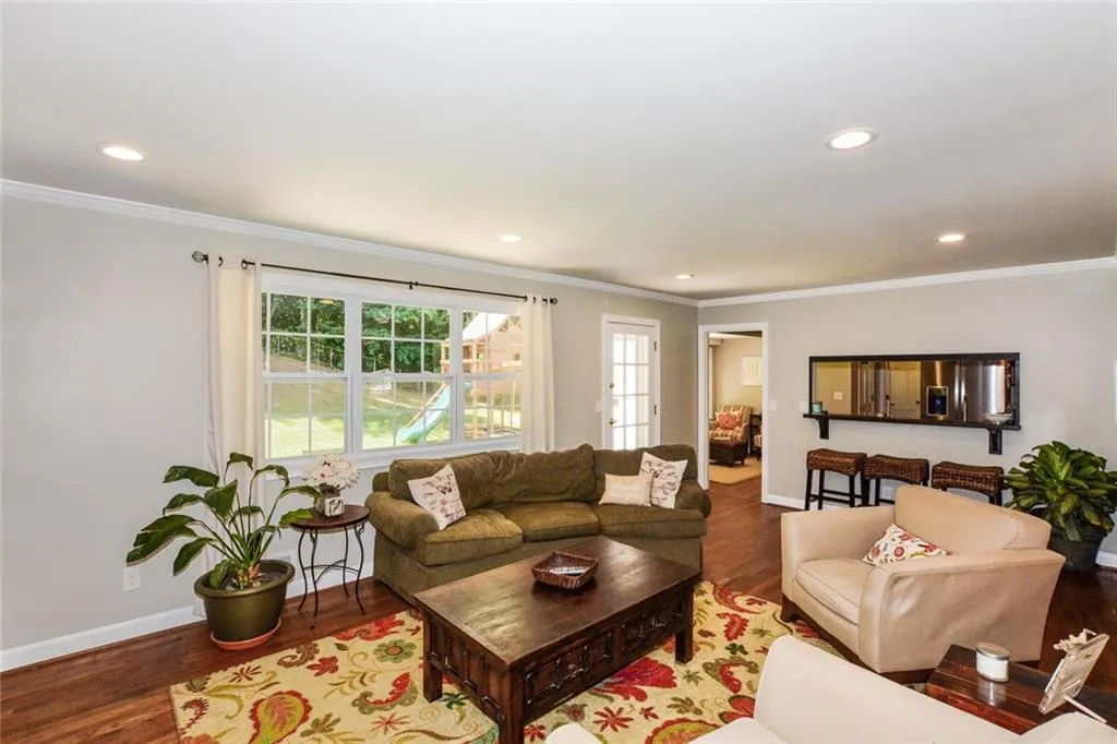 250 River Springs Drive, Atlanta, Georgia 30328, 3 Bedrooms Bedrooms, ,2 BathroomsBathrooms,Residential,Sold,250 River Springs Drive,5881630