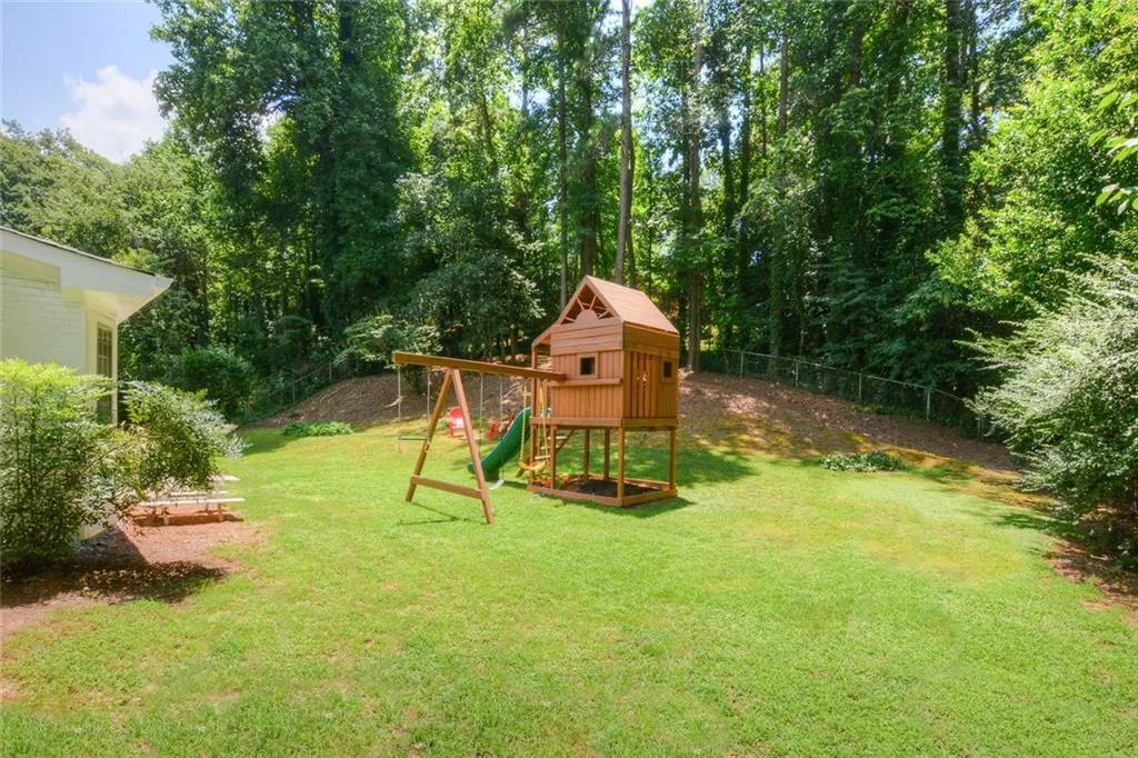 250 River Springs Drive, Atlanta, Georgia 30328, 3 Bedrooms Bedrooms, ,2 BathroomsBathrooms,Residential,Sold,250 River Springs Drive,5881630
