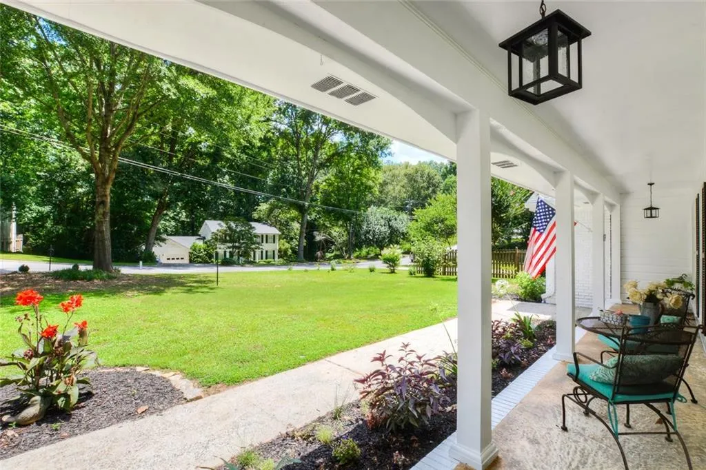 250 River Springs Drive, Atlanta, Georgia 30328, 3 Bedrooms Bedrooms, ,2 BathroomsBathrooms,Residential,Sold,250 River Springs Drive,5881630