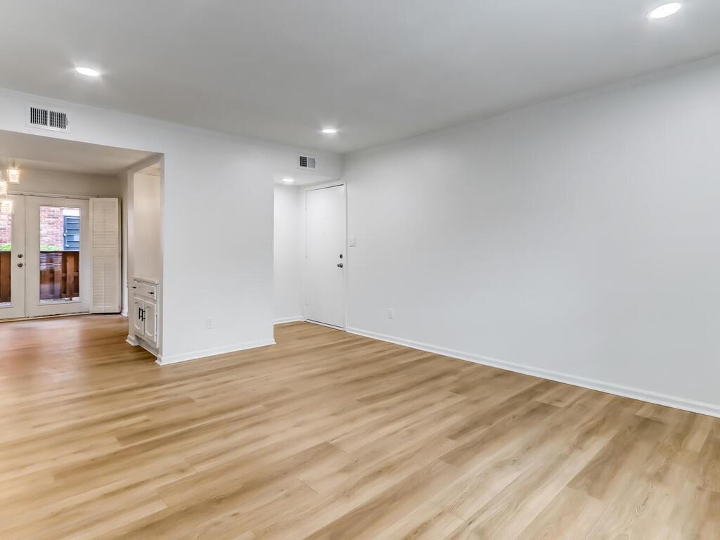 5632 Kingsport Drive Unit 12, Sandy Springs, Georgia 30342, 3 Bedrooms Bedrooms, ,2 BathroomsBathrooms,Residential,Sold,5632 Kingsport Drive Unit 12,7289417