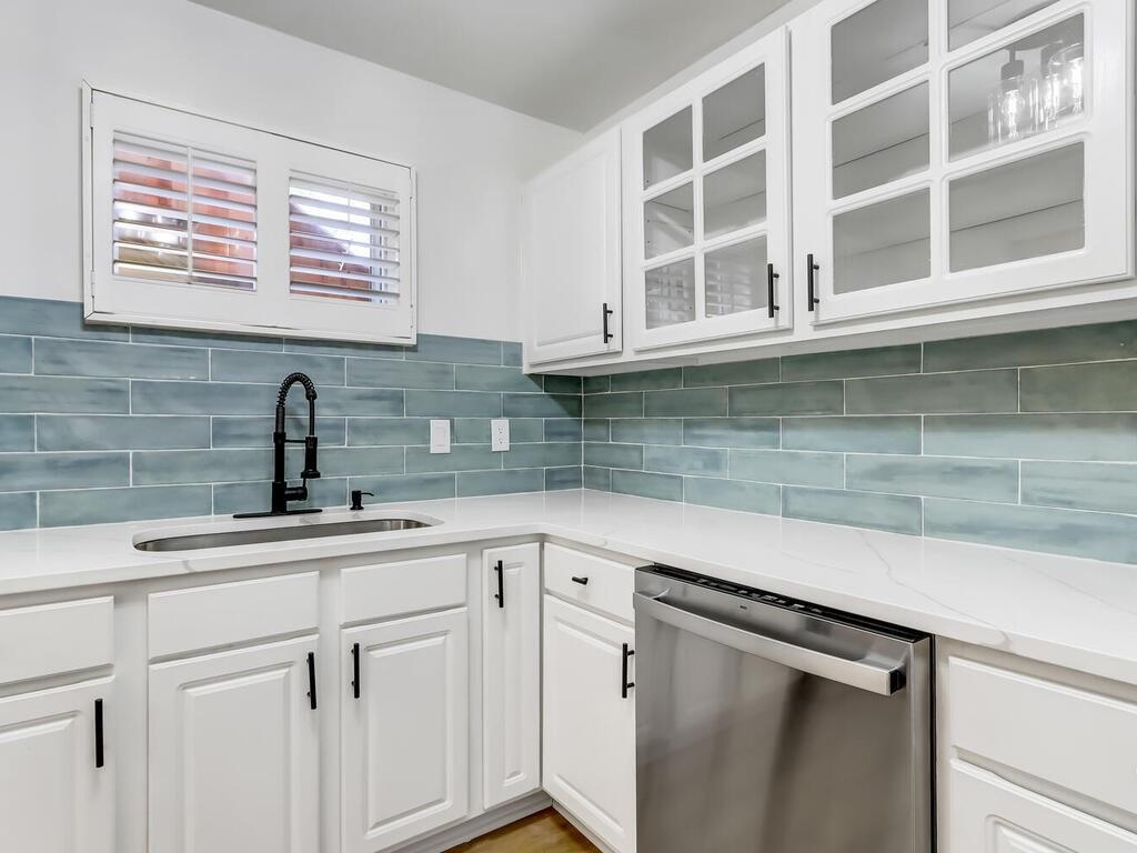 5632 Kingsport Drive Unit 12, Sandy Springs, Georgia 30342, 3 Bedrooms Bedrooms, ,2 BathroomsBathrooms,Residential,Sold,5632 Kingsport Drive Unit 12,7289417