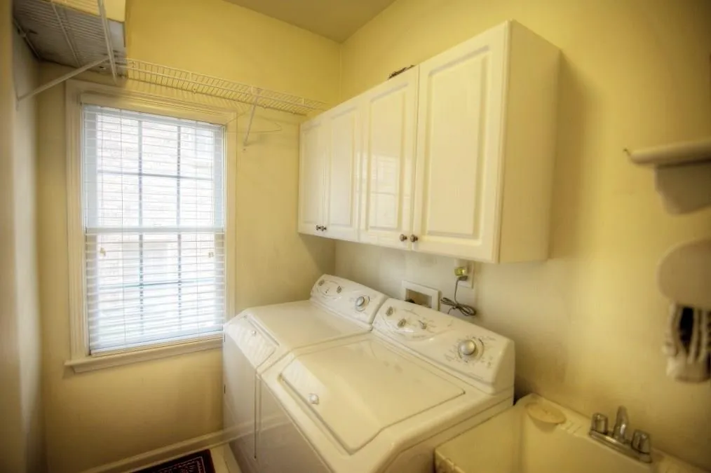 325 Eastcote Drive, Sandy Springs, Georgia 30350, 4 Bedrooms Bedrooms, ,3 BathroomsBathrooms,Residential,Sold,325 Eastcote Drive,5512879