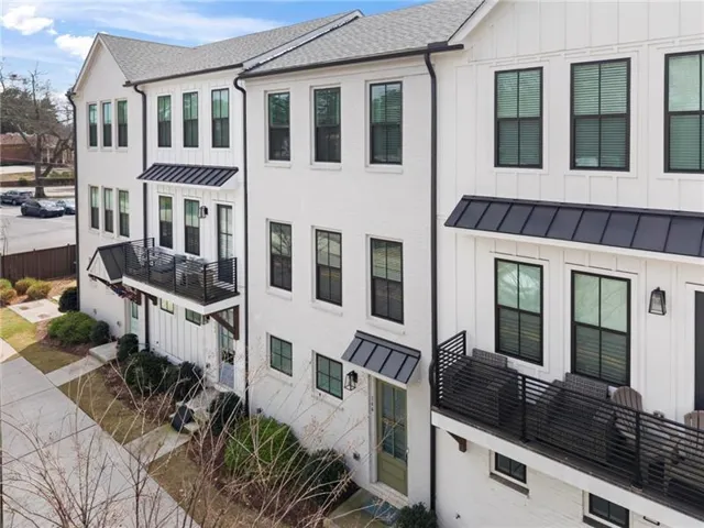 144 Chestnut Circle, Atlanta, Georgia 30342