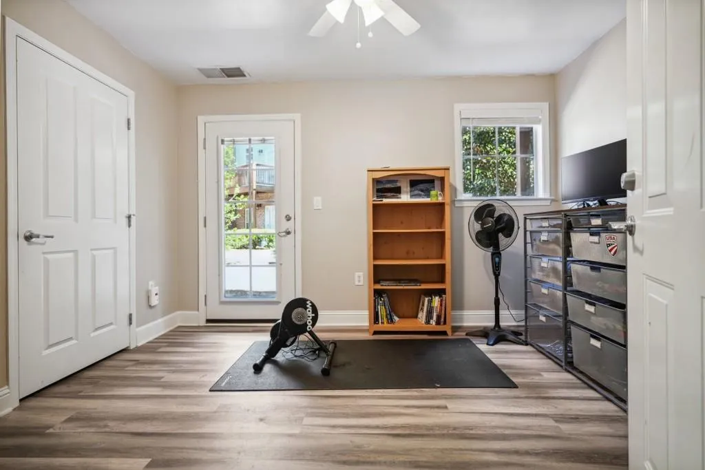 1144 Glenridge Place, Atlanta, Georgia 30342, 2 Bedrooms Bedrooms, ,1 BathroomBathrooms,Residential,Sold,1144 Glenridge Place,7039739