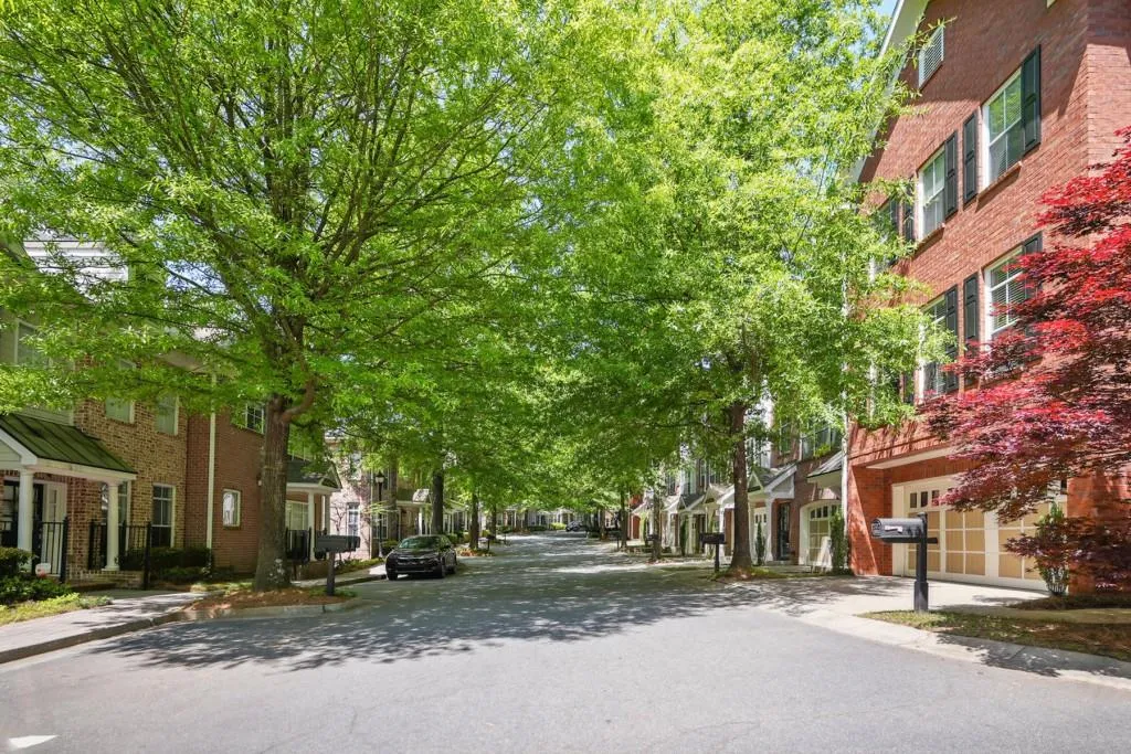 1144 Glenridge Place, Atlanta, Georgia 30342, 2 Bedrooms Bedrooms, ,1 BathroomBathrooms,Residential,Sold,1144 Glenridge Place,7039739