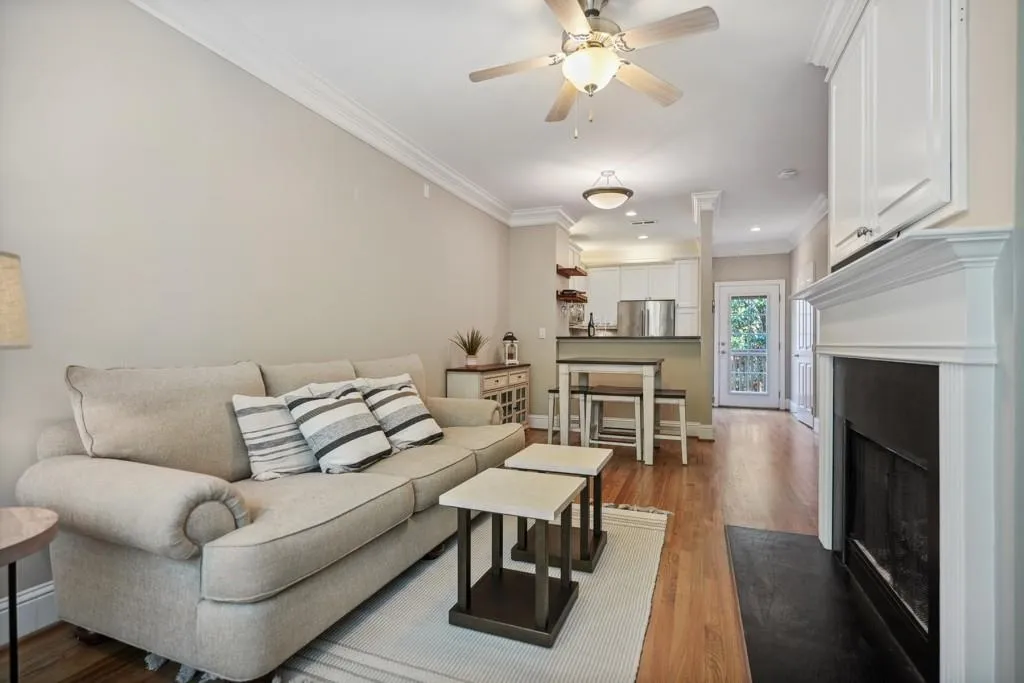 1144 Glenridge Place, Atlanta, Georgia 30342, 2 Bedrooms Bedrooms, ,1 BathroomBathrooms,Residential,Sold,1144 Glenridge Place,7039739