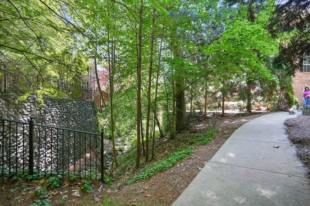 1144 Glenridge Place, Atlanta, Georgia 30342, 2 Bedrooms Bedrooms, ,1 BathroomBathrooms,Residential,Sold,1144 Glenridge Place,7039739