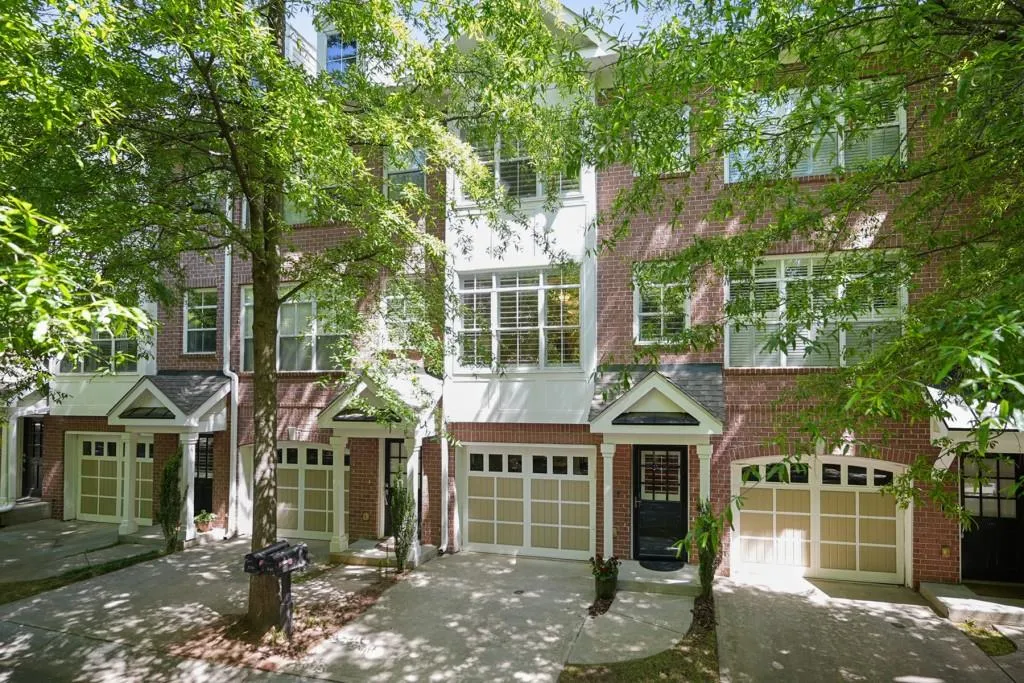 1144 Glenridge Place, Atlanta, Georgia 30342, 2 Bedrooms Bedrooms, ,1 BathroomBathrooms,Residential,Sold,1144 Glenridge Place,7039739