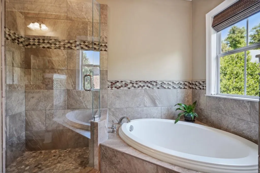 1144 Glenridge Place, Atlanta, Georgia 30342, 2 Bedrooms Bedrooms, ,1 BathroomBathrooms,Residential,Sold,1144 Glenridge Place,7039739